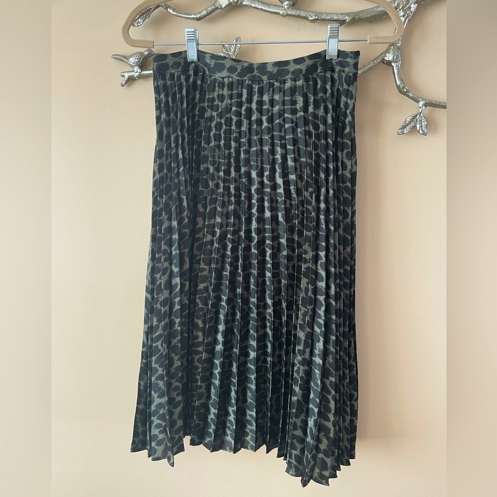 Banana Republic Satin Pleated Skirt